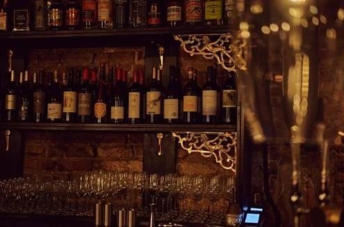 In Vino Veritas Wine Bar & Bottle Shop - Hackney Logo